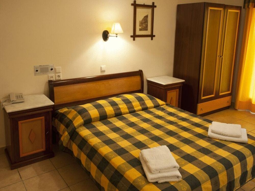 Karidis Hotel Камарі Екстер'єр фото