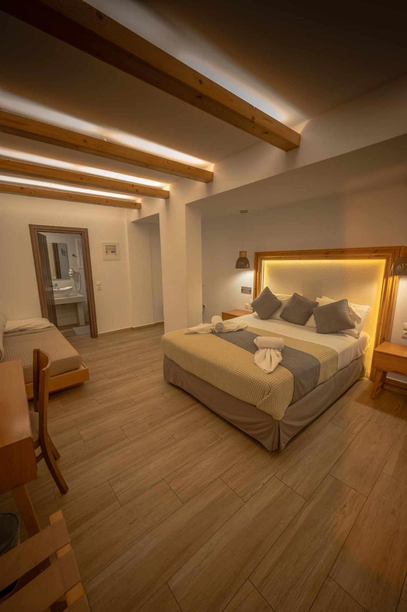 Karidis Hotel Камарі Екстер'єр фото