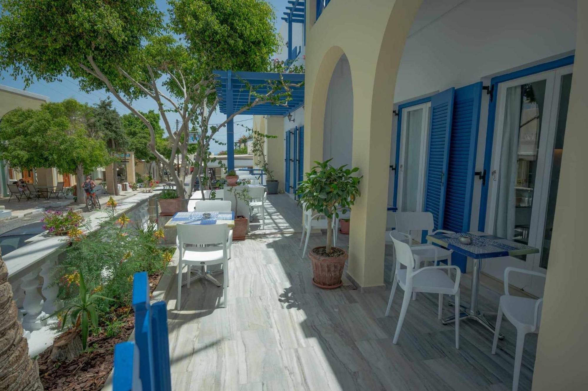 Karidis Hotel Камарі Екстер'єр фото