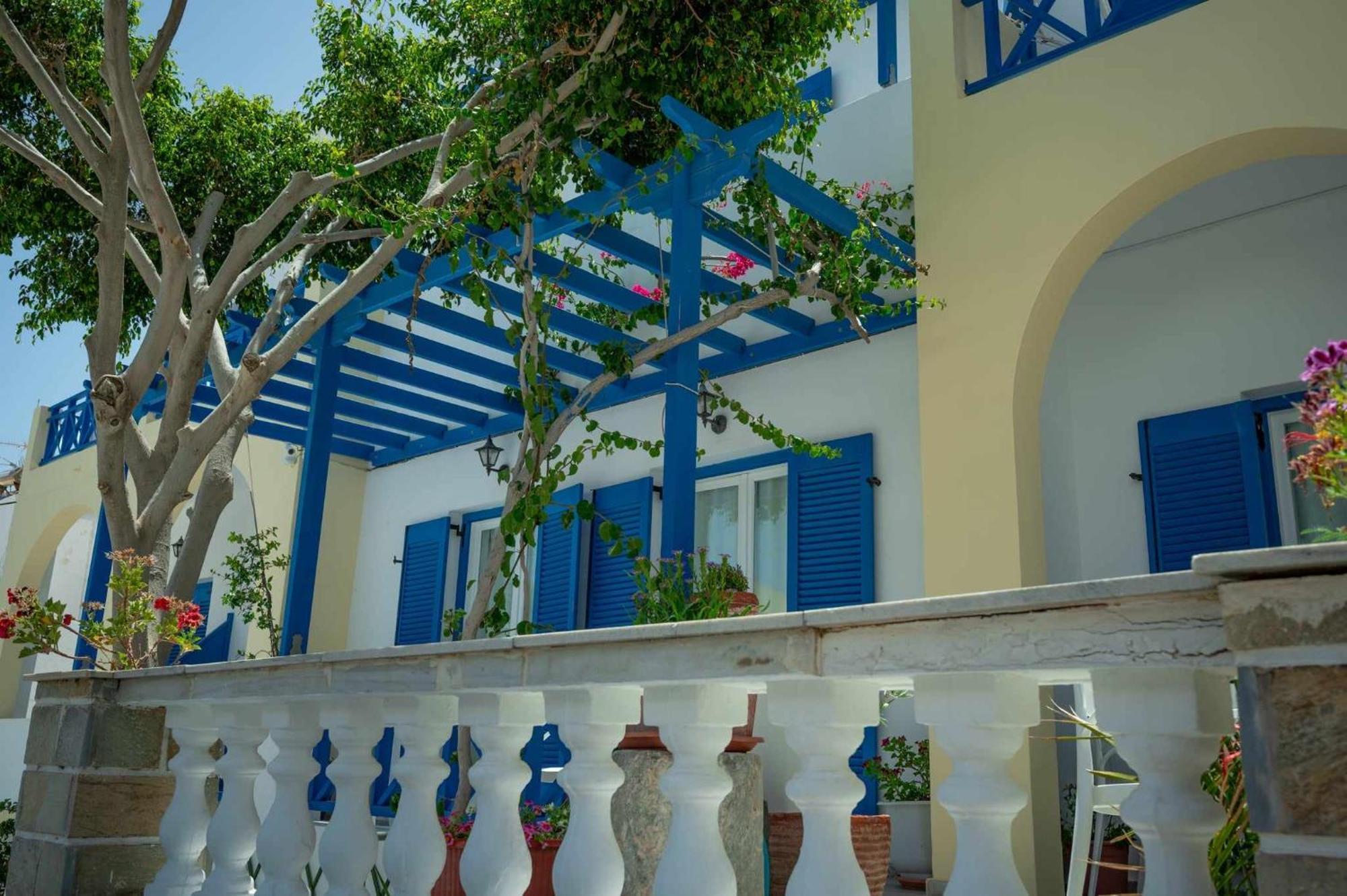 Karidis Hotel Камарі Екстер'єр фото