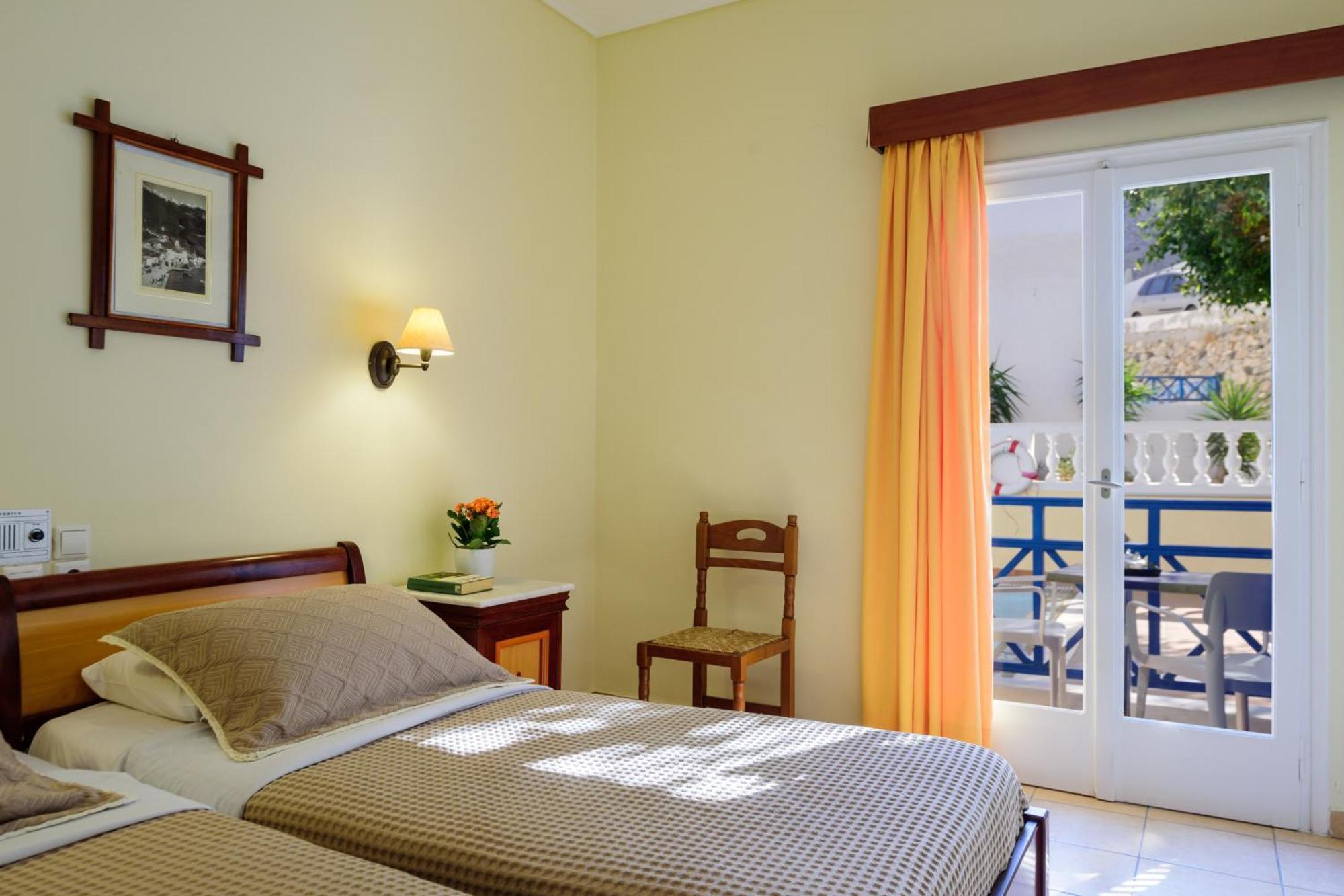 Karidis Hotel Камарі Екстер'єр фото