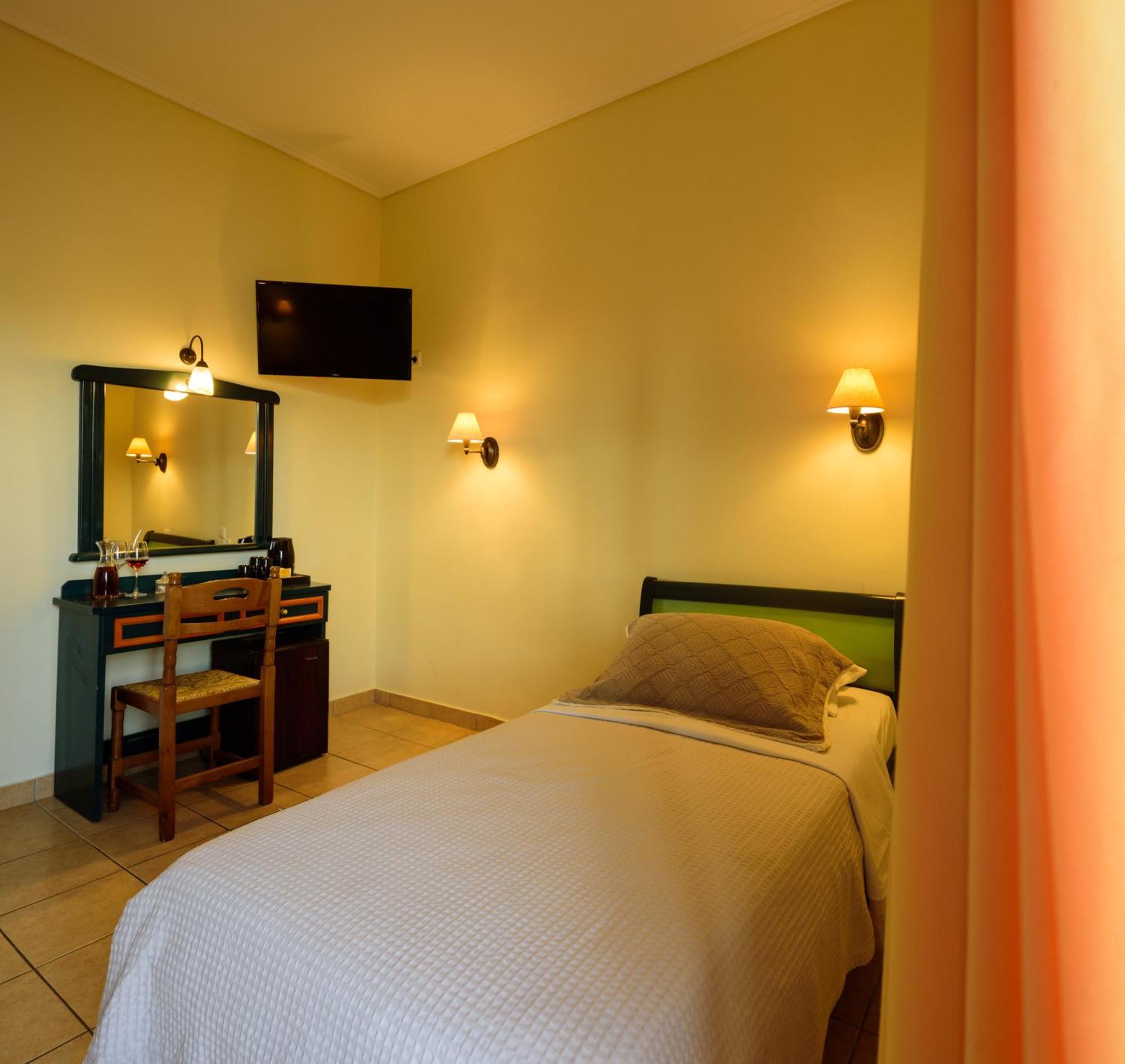 Karidis Hotel Камарі Екстер'єр фото